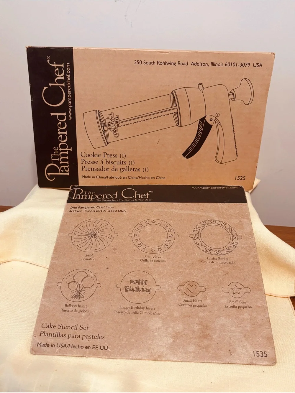 New 2003 Retired Pampered Chef  9 Cake Stencils & 2006 Cookie Press, 16 Discs